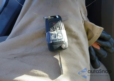 2013 Buick Lacrosse Leather Group z USA, uszkodzony, nr VIN 1G4GC5E31DF280340